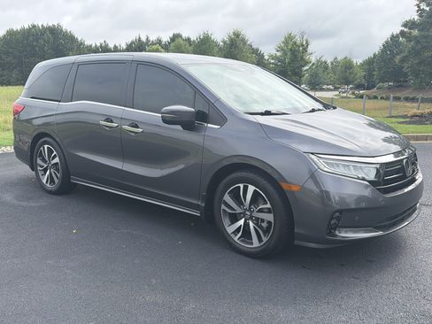 Used 2023 Honda Odyssey Touring image 2