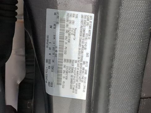 Used 2014 Ford Focus Titanium FWD image 39
