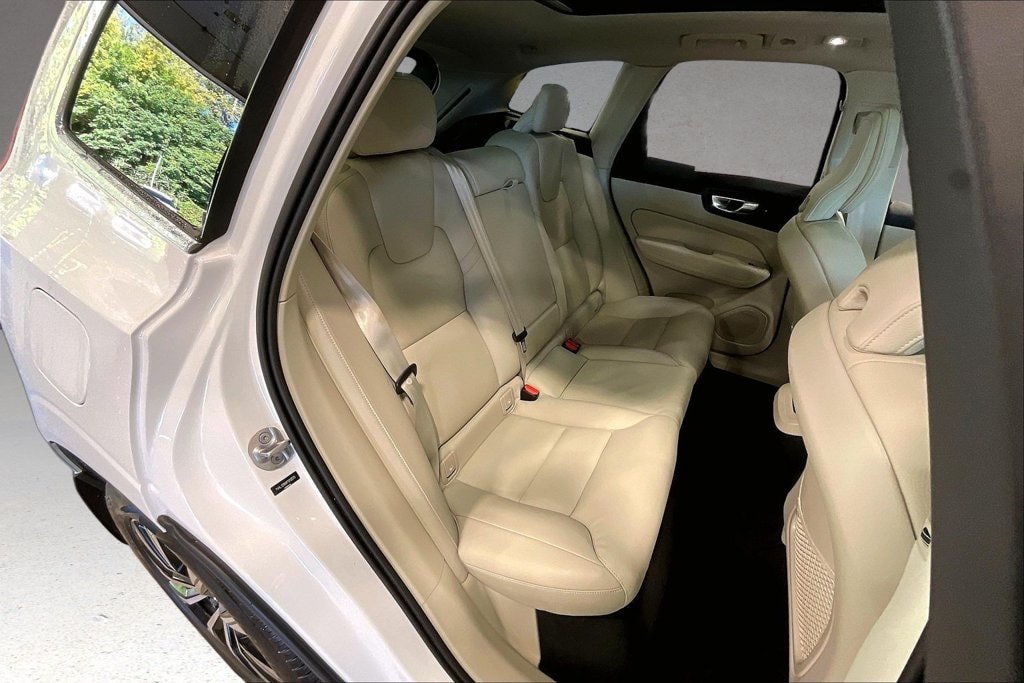 Certified 2023 Volvo XC60 B5 Plus w/ Climate Package AWD/4WD image 26