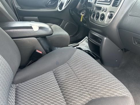 Used 2004 Ford Escape XLT image 6
