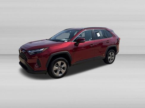 Used 2025 Toyota RAV4 XLE AWD/4WD image 9