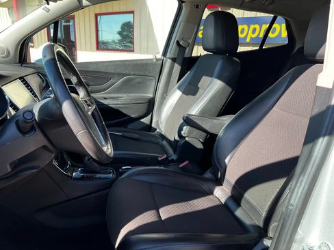 Used 2021 Buick Encore Preferred FWD image 12