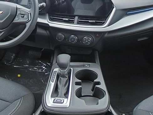 New 2026 Chevrolet Trax LS w/ LS Convenience Package FWD image 30