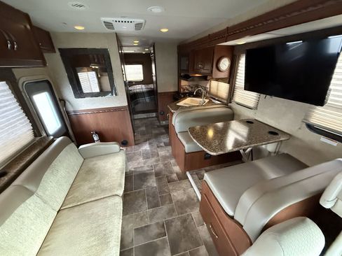 Used 2016 Ford E-450 and Econoline 450 Super Duty w/ Motorhome Prep Package image 41