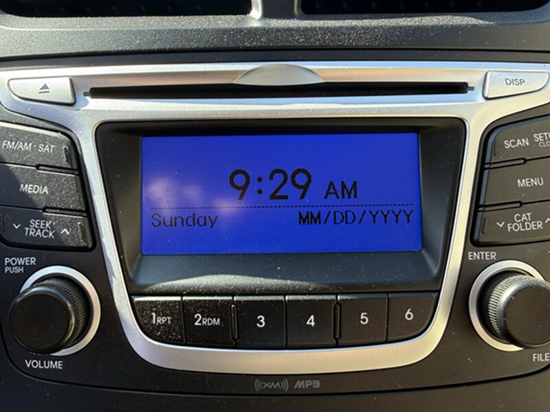 Used 2014 Hyundai Accent GLS FWD image 10