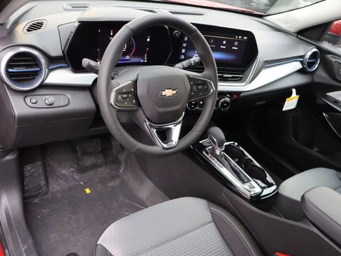 New 2026 Chevrolet Trax LT w/ Sunroof Package FWD image 6