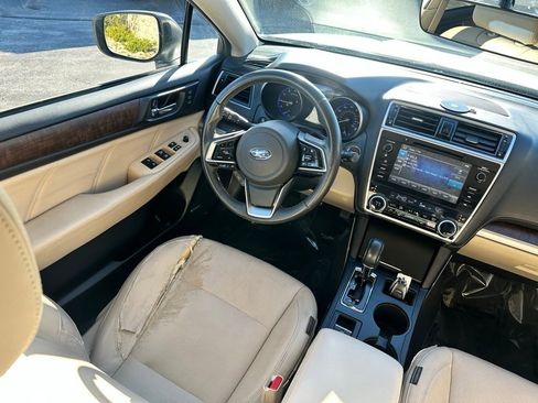 Used 2018 Subaru Outback 3.6R Limited image 31