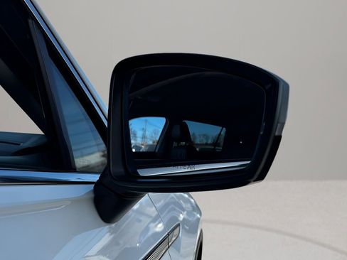 Used 2024 Volkswagen Tiguan SE image 9