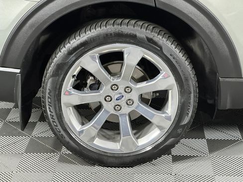 Used 2020 Ford Explorer Platinum w/ Premium Technology Package AWD/4WD image 15