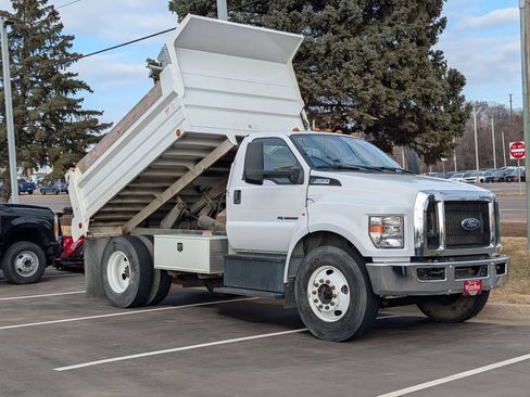 Used 2022 Ford F650 2WD Regular Cab Super Duty image 3