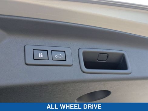 Used 2025 Subaru Forester Premium AWD/4WD image 34