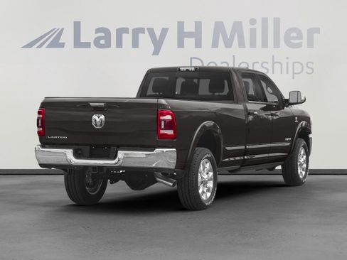 Used 2022 RAM 3500 Limited image 2