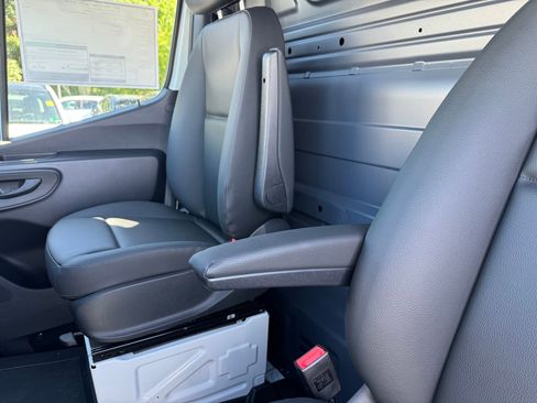 New 2025 Mercedes-Benz Sprinter 3500 image 7
