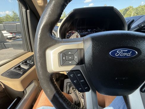 Used 2017 Ford F250 Lariat w/ Lariat Ultimate Package image 35