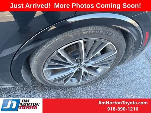 Used 2023 Toyota Prius Limited w/ Limited Premium Package image 8