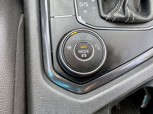 Used 2021 Volkswagen Tiguan SEL image 20