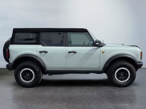 Used 2022 Ford Bronco Badlands image 6