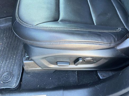 Used 2021 Ford Explorer Limited w/ Equipment Group 301A AWD/4WD image 22