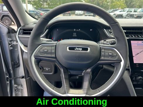 Used 2024 Jeep Grand Cherokee L Limited RWD image 17