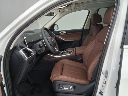 New 2026 BMW X7 xDrive40i image 3
