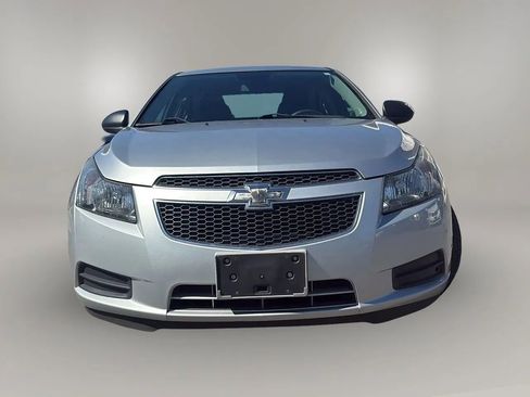Used 2014 Chevrolet Cruze LS image 2