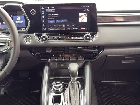 Used 2024 GMC Canyon Elevation w/ Convenience Package image 20