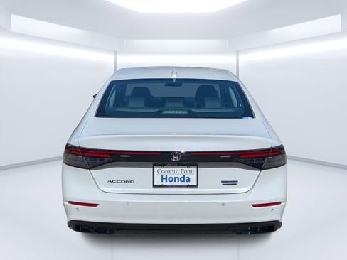 Used 2023 Honda Accord Touring image 4