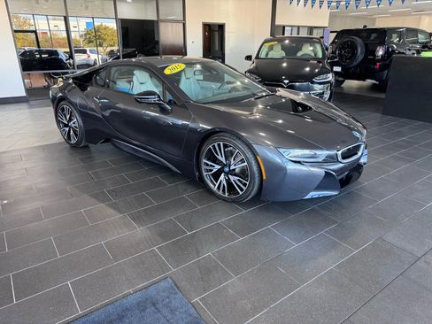 Used 2015 BMW i8 image 2
