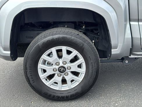 Certified 2025 Toyota Tacoma SR5 image 9
