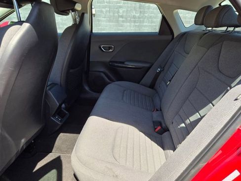 Used 2025 Kia K4 EX image 16