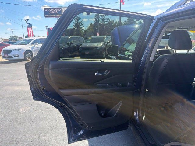 Used 2023 Nissan Pathfinder SL AWD/4WD image 21