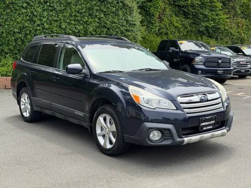Used 2013 Subaru Outback 2.5i Limited w/ Moonroof Pkg AWD/4WD image 3