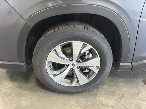 Certified 2025 Subaru Ascent Premium AWD/4WD image 9