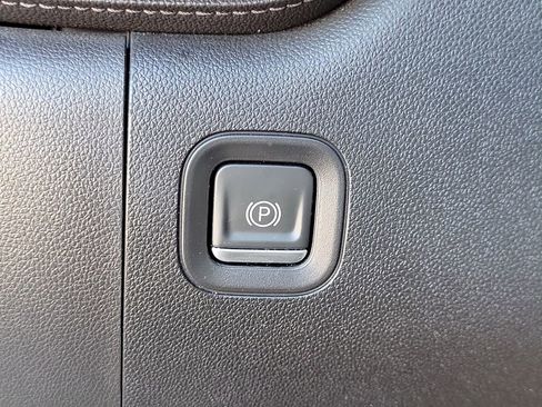 Used 2022 GMC Sierra 2500 Denali w/ Denali Ultimate Package image 30