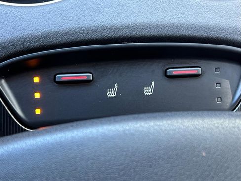 Used 2023 Toyota Venza Nightshade image 32