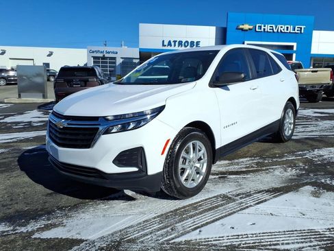 Used 2023 Chevrolet Equinox LS w/ LS Convenience Package image 1