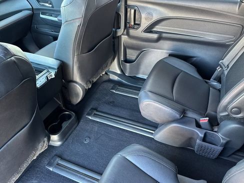 Certified 2025 Toyota Sienna XSE w/ XSE Plus Package AWD/4WD image 11