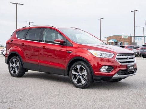 Used 2019 Ford Escape Titanium image 8
