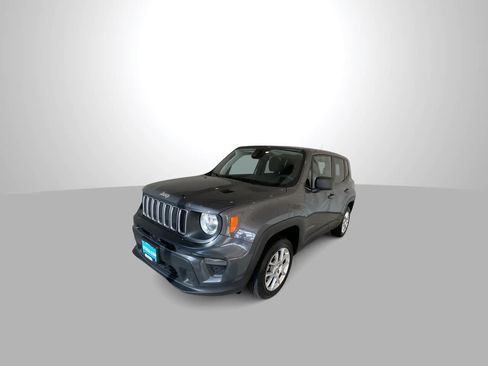 Used 2023 Jeep Renegade Latitude AWD/4WD image 4
