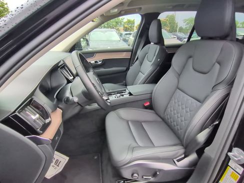 Used 2025 Volvo XC90 B5 Plus AWD/4WD image 11
