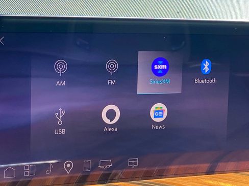 Used 2025 Cadillac Escalade ESV Premium Luxury Platinum image 39