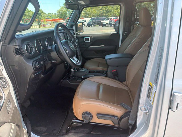 Used 2023 Jeep Wrangler Unlimited Sahara w/ Cold Weather Group AWD/4WD image 10