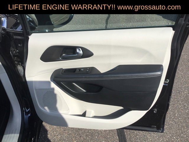 Certified 2024 Chrysler Pacifica Touring-L FWD image 15
