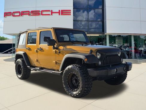 Used 2014 Jeep Wrangler Unlimited Sport image 2