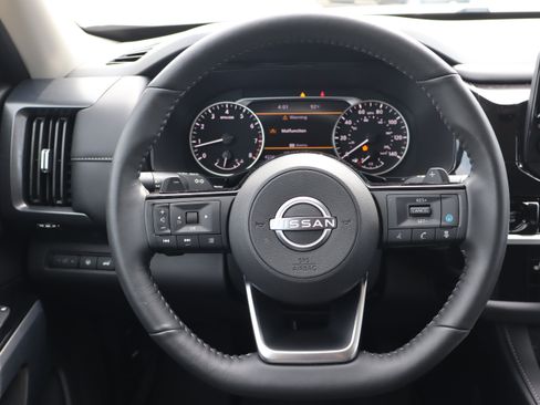 Used 2025 Nissan Pathfinder SL w/ Cargo Package AWD/4WD image 15