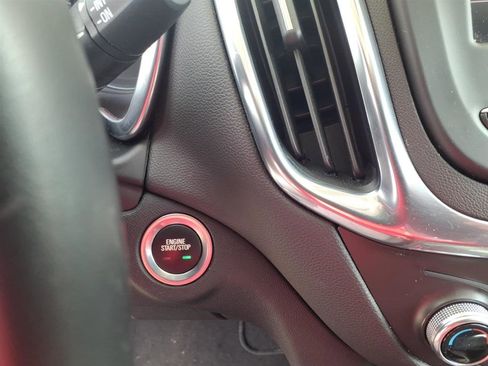 Used 2024 Chevrolet Equinox LT image 11