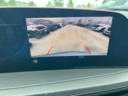 Used 2025 Cadillac XT4 Premium Luxury FWD image 11