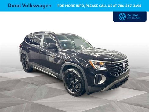 Certified 2025 Volkswagen Atlas Peak Edition SE image 2