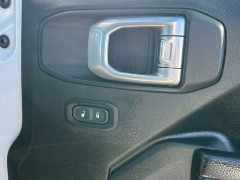 Used 2021 Jeep Wrangler Unlimited Rubicon w/ LED Lighting Group AWD/4WD image 16
