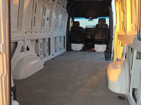Used 2023 Mercedes-Benz Sprinter 2500 image 16